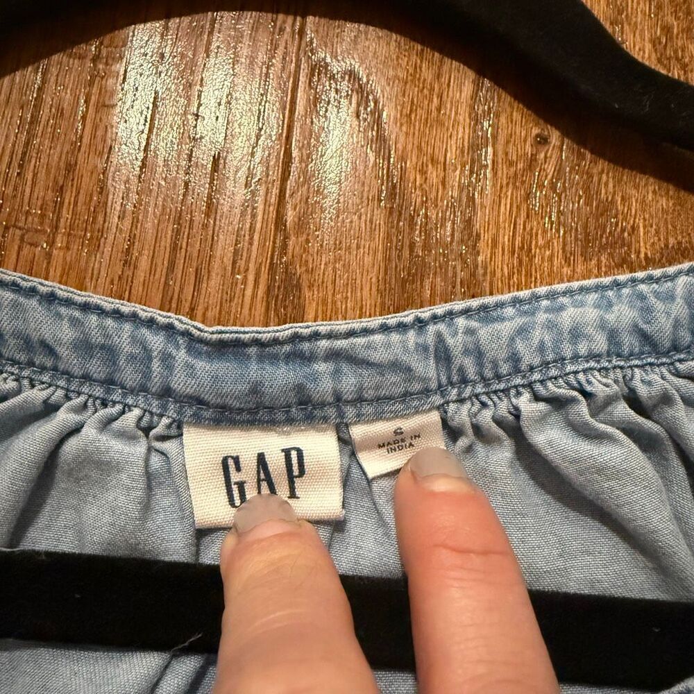 Gap Denim Split Neck Top Size Small - image 4